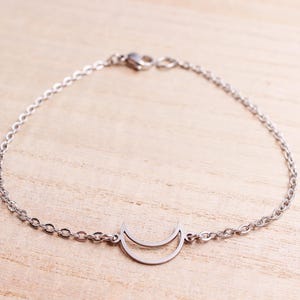 Hypoallergenic Crescent Moon Bracelet or Anklet, Stainless Steel Moon Ankle Bracelet, Moon Jewelry, Chain Anklets, Feet Jewelry, Summer Gift
