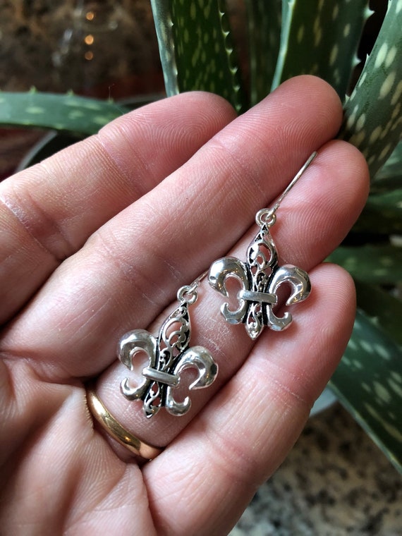 Fleur De Lis Dangle Earrings - Retired Premier Design Silver Tone