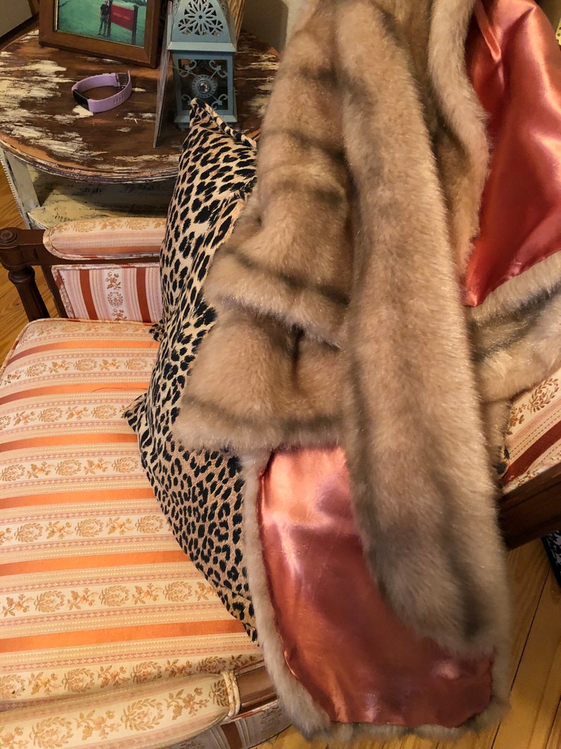 Vintage Regina Glenara by Glenoit Vintage Faux Fur Cape Fits Size 10 to 12 Ladies with Beautiful Tangerine Silk Lining #vintagefurs