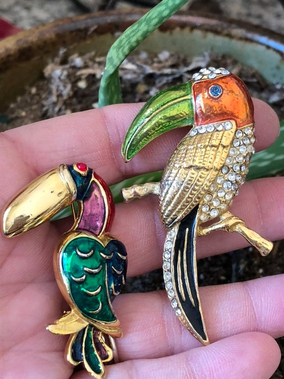 Vintage Rhinestone Toucan Bird Pins, Gold Tone Pair
