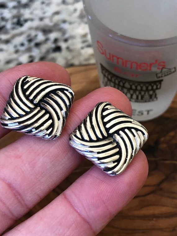 Vintage Silver Tone Swirl Cufflinks #vintagecufflinks #silvercufflinks #mensfashion #menscufflinks