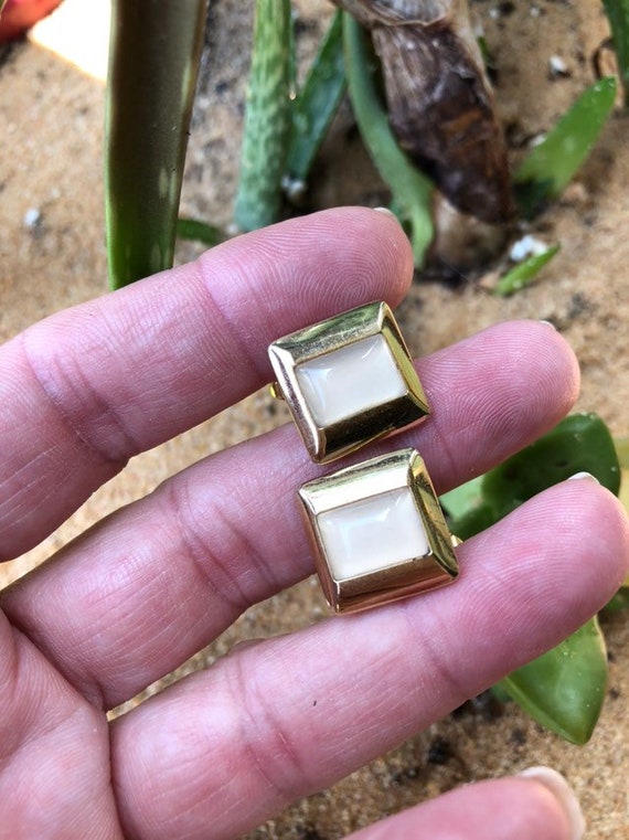 Vintage Anson Faux Mother of Pearl Gold Tone Cufflinks 1/2 inch square #vintagecufflinks