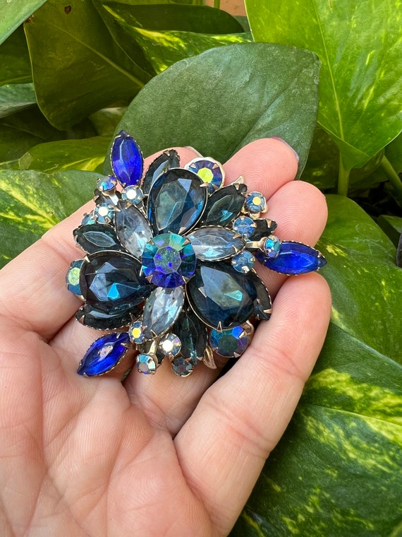 Vintage Blue Rhinestone And SilverTone Brooch Beau