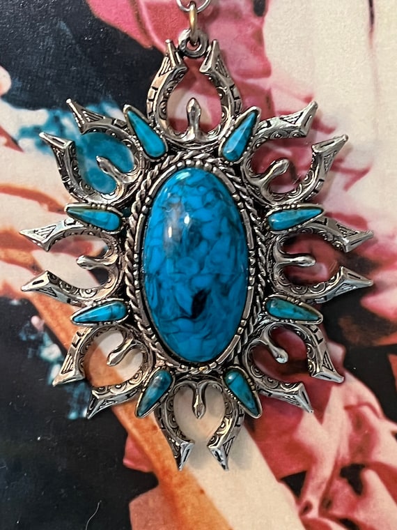 Vintage ART Design Faux Turquoise Blossom Pendant, 24" SilverTone Chain