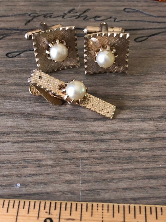 Vintage Gold Tone and Faux Pearl Cufflink and Tie Clip #vintagecufflinks