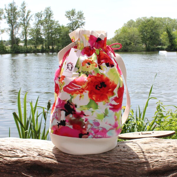 Rosa-rot-orangefarbene Blumentasche, große schicke und trendige Frühlings-Sommer-Handtasche, luxuriöse Strandtasche aus Stoff, handgefertigt, hergestellt in Frankreich