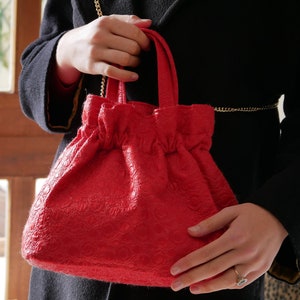 Fifties original red handbag. Vintage fabric purse with removable chain. Washable, handmade.