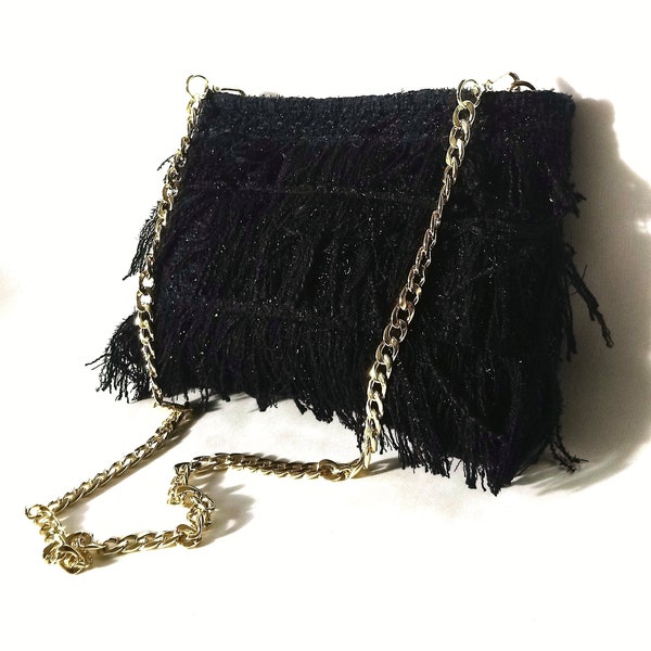 Sac de soirée noir à franges. Pochette habillée chic en tweed couture avec fils brillants Sac pour sortir le soir.