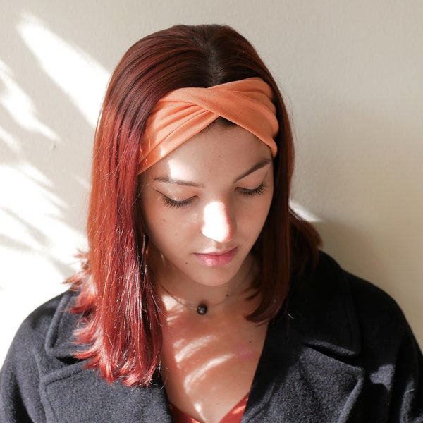 bandeau croisé orangé clair, bandeau large, bandeau turban, bandeau yoga et sport