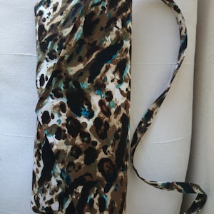 Leopard clutch, leopard print bag, leopard print clutch bag, leopard purse, chic and trendy bags, handmade handbags, clutch purse.