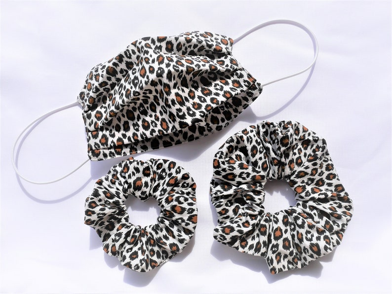 Scrunchie made of cotton fabric Scrunchie matching with the nose wire face mask .