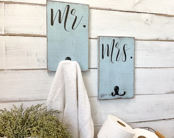 Mr and Mrs hooks, Mr and Mrs Bathroom Towel Hooks, Bathroom Hooks, Rustic Signs, Towel holders, Coat hooks, Bathroom decor, Coat hangers