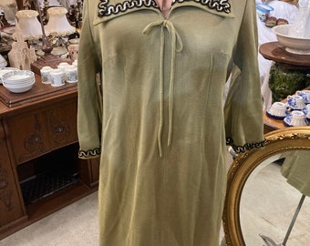 Vtg 1960s midcentury retro gogo khaki green polyester dress