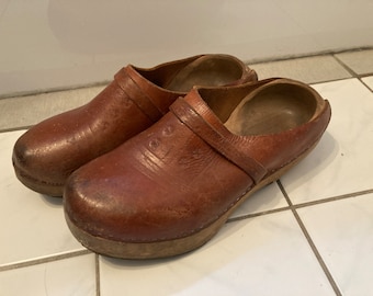 Vtg RARE 1970s wooden clogs leather upper mens womens  shoes sz 8 1/2 ?