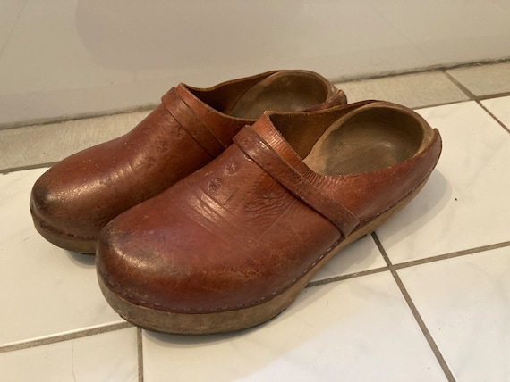 Vtg RARE 1970s wooden clogs leather upper mens wo… - image 1