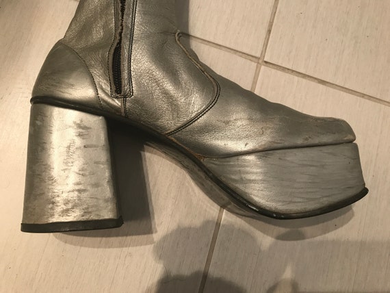 RARE 1974 SHELLYS London knee platform silver dis… - image 3