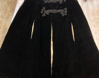 Vtg 1940s black velvet mourning gothic steampunk womens cape