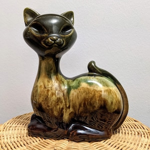Vintage 6&#39;&#39; Ceramic Cat /  Vintage Ceramic Sitting CAT FIGURINE / Ceramic Cat Statue
