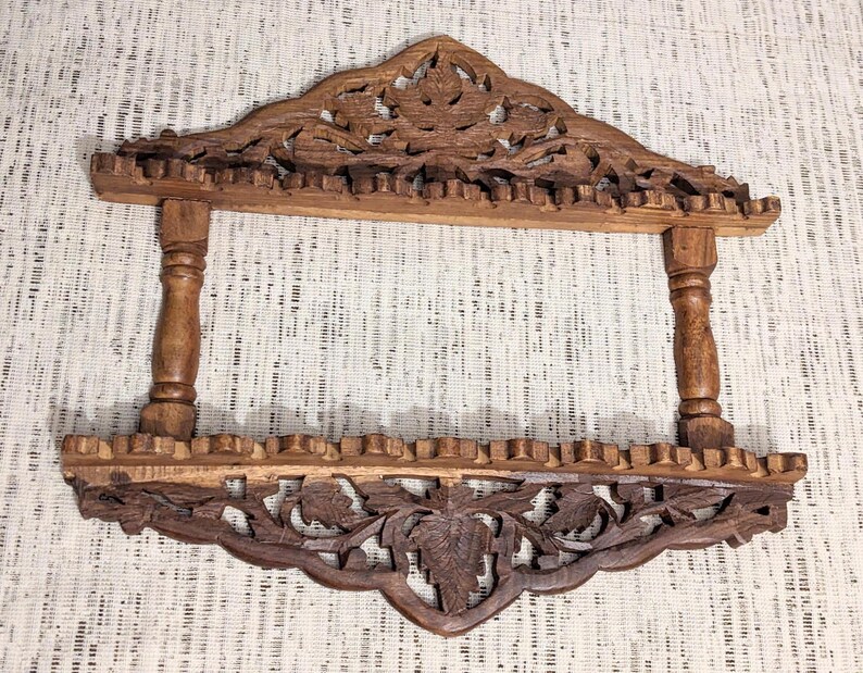 Vintage Carved Wood Decorative Spoon Rack / Vintage Collector Spoon