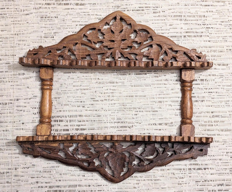 Vintage Carved Wood Decorative Spoon Rack / Vintage Collector Spoon