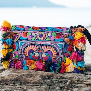 Neceser bohemio colorido con borlas, bolso de mano estilo bohemio con bordados de tribus hmong, bolso de mano étnico - BG0035-02-MUL