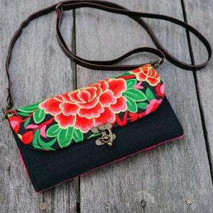 Sac à main/portefeuille à bandoulière bohème fleuri pour femme, portefeuille pour femme brodé tribu Hmong, sac à main unique de Thaïlande - BG0014-05-BLA