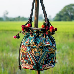 Pom pom tote bag new arrivals
