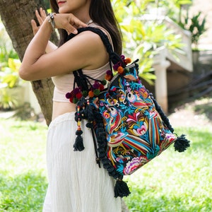 4 Vogel Muster Hmong Bestickt Tragetasche für Frauen, Pompoms Strandtasche aus Thailand, Boho Schultertasche, Boho Tasche - BG57B2BLA