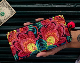 Cartera bohemia con flores rojas para mujer, monedero bordado hmong,  cartera bohemia de Tailandia, cartera étnica con pompón WA301FRED