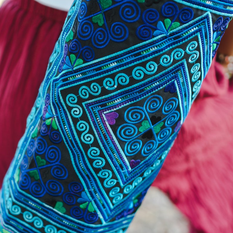 BG316BLUDIA Handcrafred Fair Trade Yoga Mat Bag for Yogi Ethnic Yoga Mat Bag with Diamond Hmong Hill Tribe Embroidered in Blue