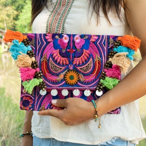 Cartera de mano para mujer con estampado de pájaros rosas y bordado de la tribu Hmong Hill, hecha a mano, estilo étnico - BG501PINB