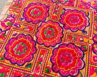 Broderie Flower Hmong, Tissu thaïlandais, Tissu ethnique, Broderie tribale, Textile, Nouveau tissu brodé à la machine - TX101C