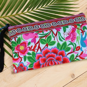 Blaue Rosengarten Muster Clutch Tasche, gestickte Hmong Stämme am Handgelenk, Festival Geldbörse für Frauen, Ethnische Cutch Tasche, einzigartiges Geschenk - BG308BLUG