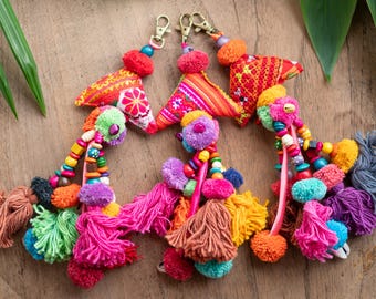 Dije de bolso con borla bordada estilo hmong vintage, llavero hippie bohemio - AC12VORG