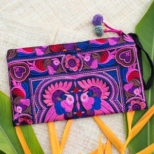 Pinke Clutch mit Vogel Muster Stickerei, Einzigartige Geldbörse aus Thailand, Boho Clutch Bag, Einzigartiges Geschenk für Sie - BG308PINB