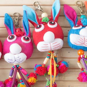 Hase Puppe Schlüsselanhänger Taschenzubehör Zip Pull Pom Pom Quaste Handmade (AC101RAB)