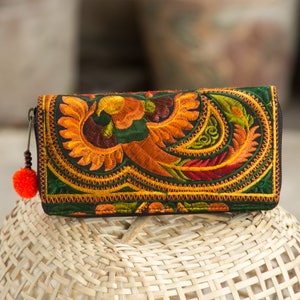 Carteira Boho feita à mão com zíper e pompom bordado tribal Hmong para mulheres - WA301ORGB