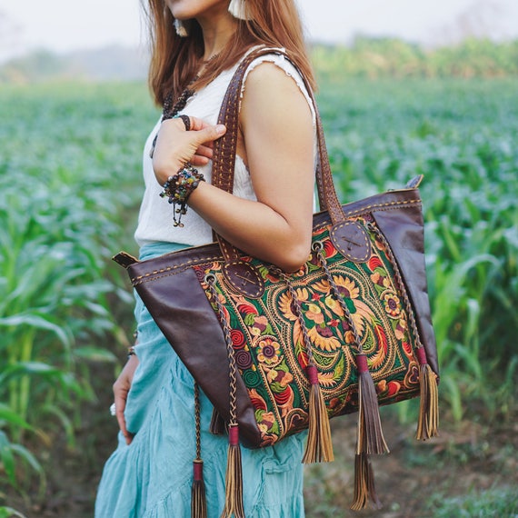 モン族の刺繍入りレザーショルダーバッグ、ボヘミアン風職人トート