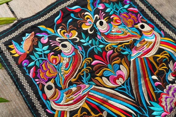 タイの山岳民族刺繍織物4羽の鳥模様、民族刺繍、新型機械モン族織物