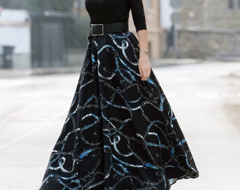 High waist skirt, Flowy silhouette, Lightweight and airy skirt, Long Chain print skirt, Graceful movement, Comfortable elastic waistband