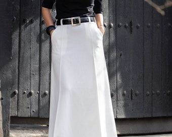 Travel-friendly skirt, Relaxed and comfortable, Maxi Skirt with pockets, Effortless style, Casual and chic, Classic design skirt, Wedding