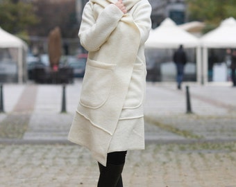 Hooded Coat for Women/ White Coat/ Wool 