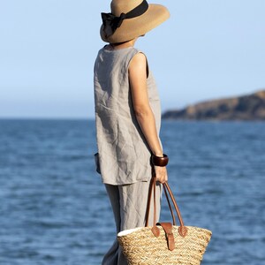 Minimalist summer outfit in natural fabric, linen set for women
Breathable two piece linen clothing, neutral toned set