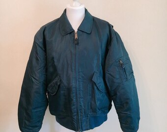 SALE Vintage 1980s green bomber jacket // army jacket