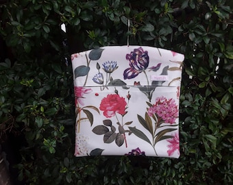 Oilcloth peg bag/clothespin bag