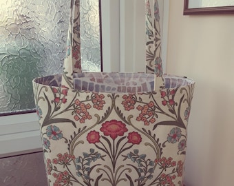 Oilcloth tote bag/shopping bag/lunch bag.fully lined,padded handles