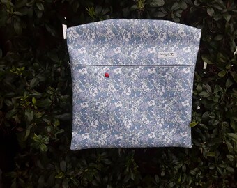 Oilcloth peg bag/clothesline bag