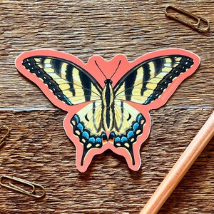 Sticker Oosterse zwaluwstaartvlinder, sticker dieren in het wild, buitensticker, enkele gestanste vinylsticker
