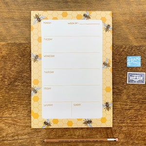 Honey Bees Weekly Desk Planner, Honey Bees Pattern , 6.75 x 9.75 To Do Notepad image 1