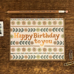 Cartão de feliz aniversário para você, cartão de aniversário floral, cartão impresso em folha, em branco dentro